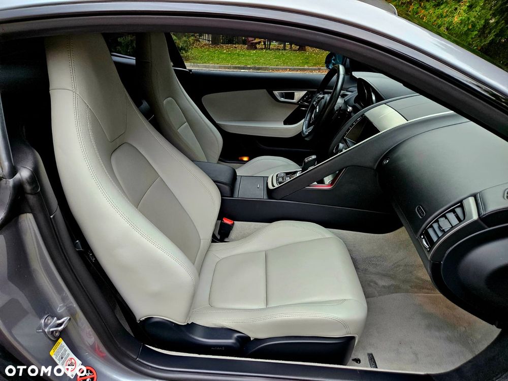 Jaguar F-Type R-Dynamic - 12