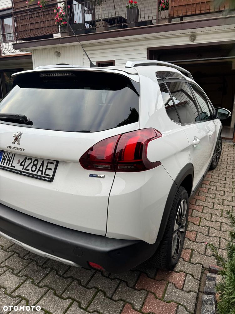 Peugeot 2008 1.2 Pure Tech Allure S&S - 5