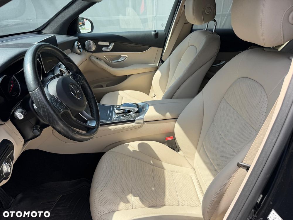 Mercedes-Benz GLC - 21