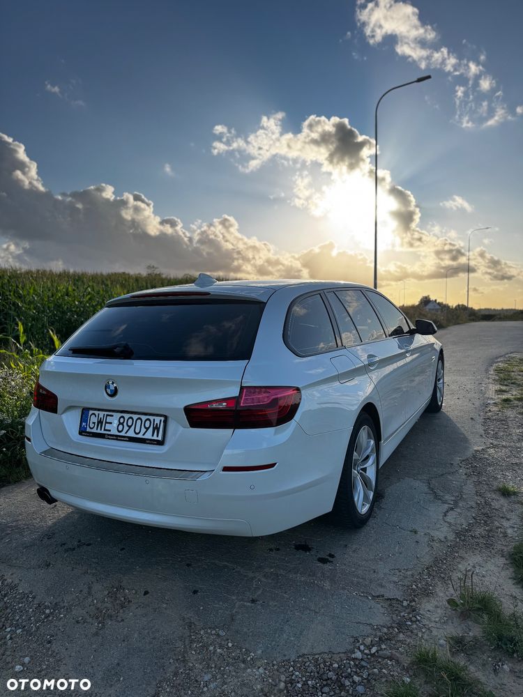 BMW Seria 5 525d xDrive - 5