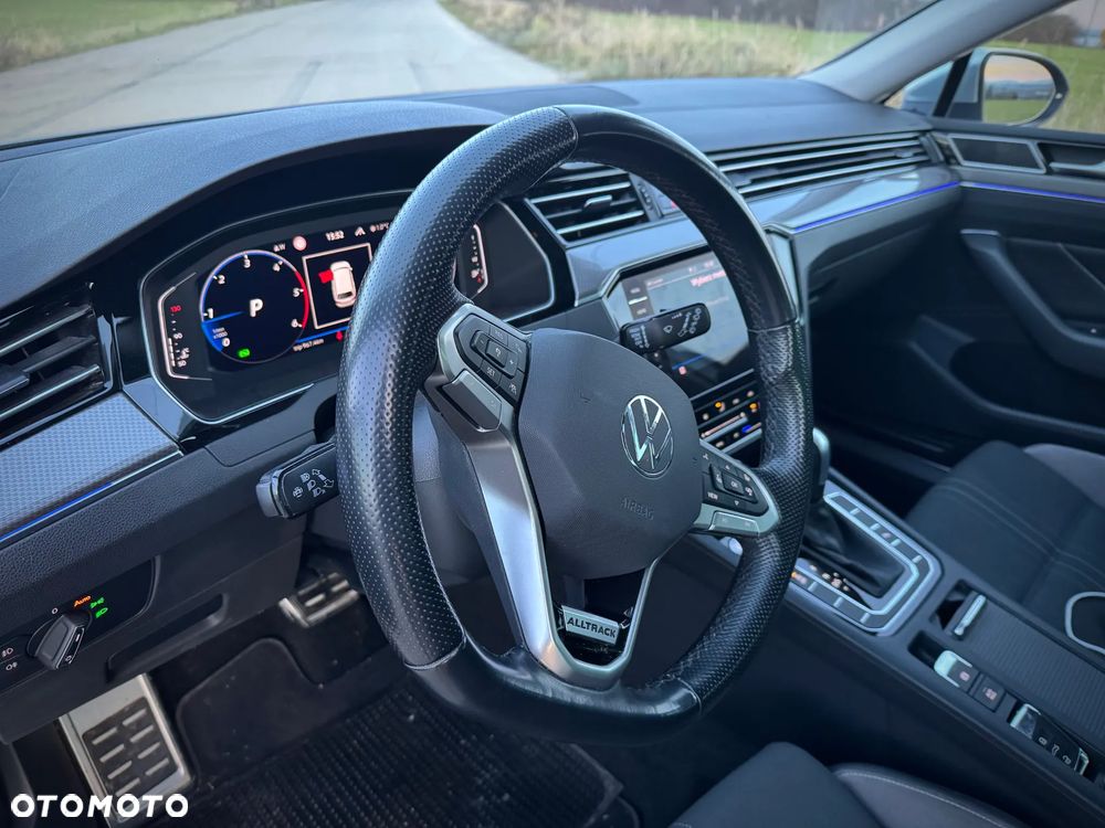 Volkswagen Passat Alltrack - 12