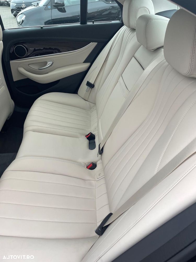Mercedes-Benz E 300 de 4MATIC Aut. - 16
