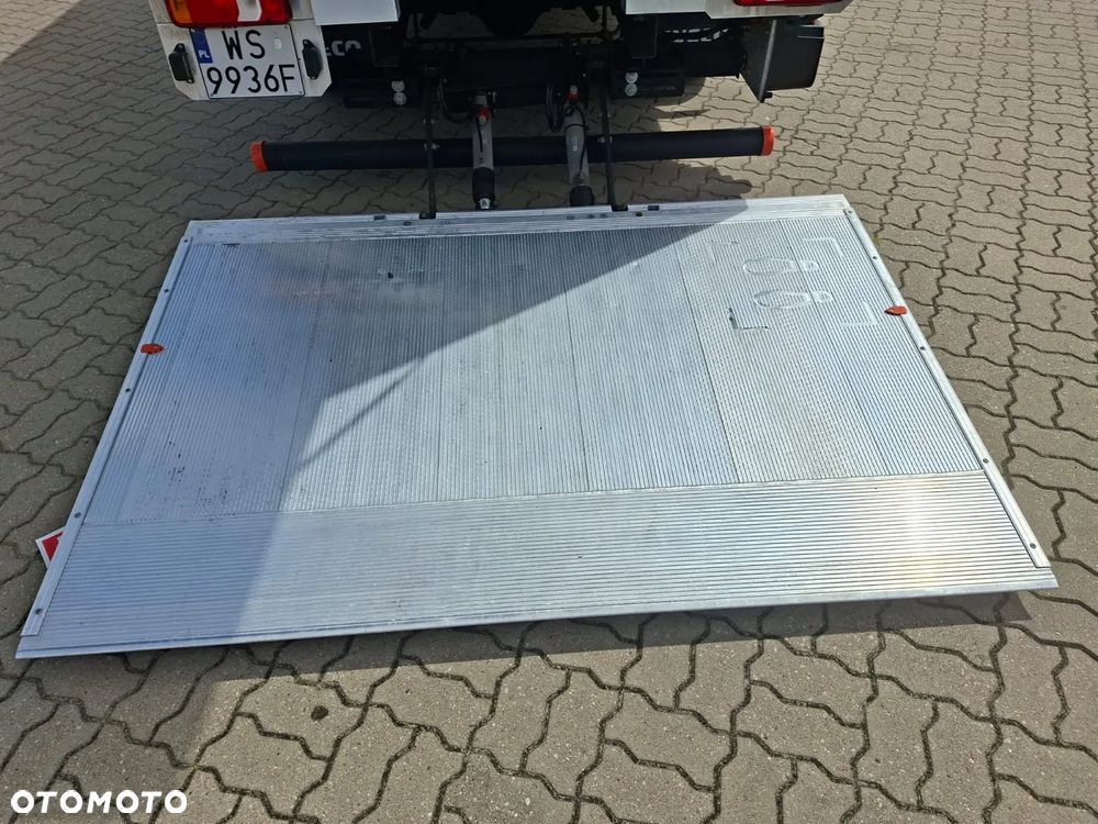 Iveco 35C16 Automat Kontener z Winda 8ep Silnik 3L Bliźniaki Drzwi Boczne - 18