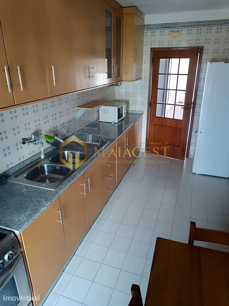 Apartamento T3 remodelado no último piso com Pátio - Grande imagem: 4/8