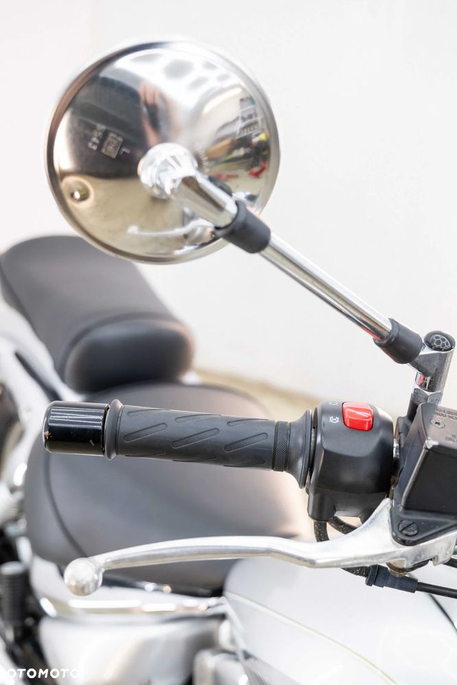 Suzuki Intruder - 27