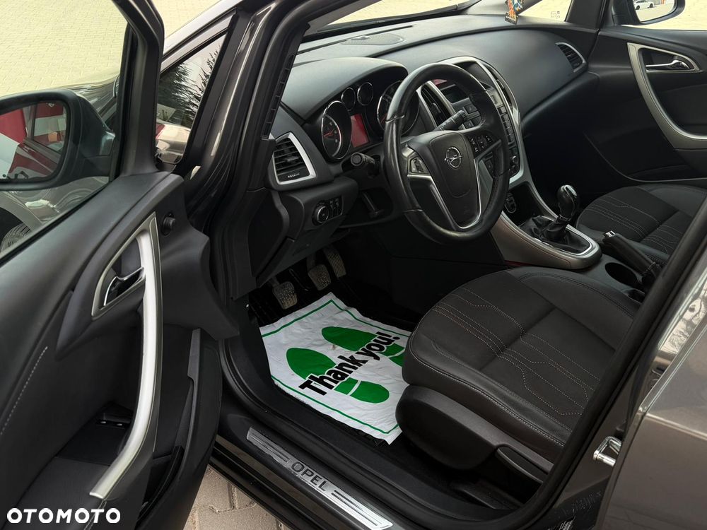 Opel Astra ver-1-4-turbo-cosmo - 14