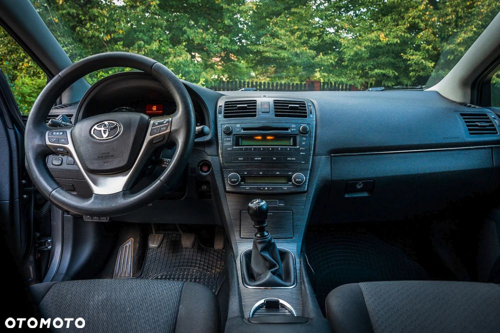 Toyota Avensis - 9