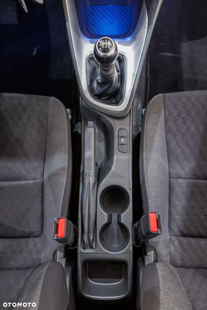 Toyota Yaris - 33
