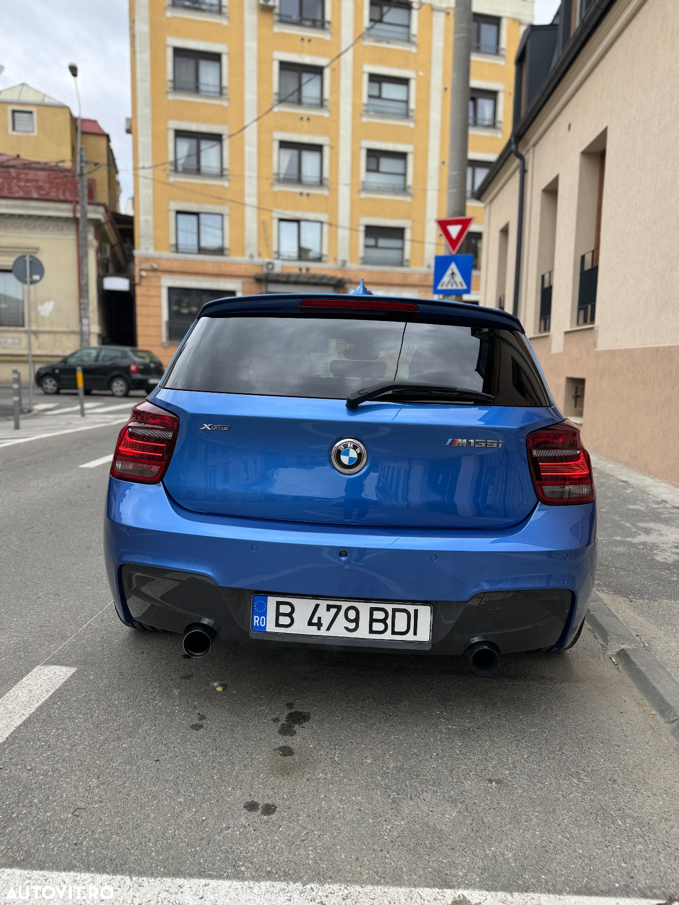 BMW M1 M135i xDrive AT - 3