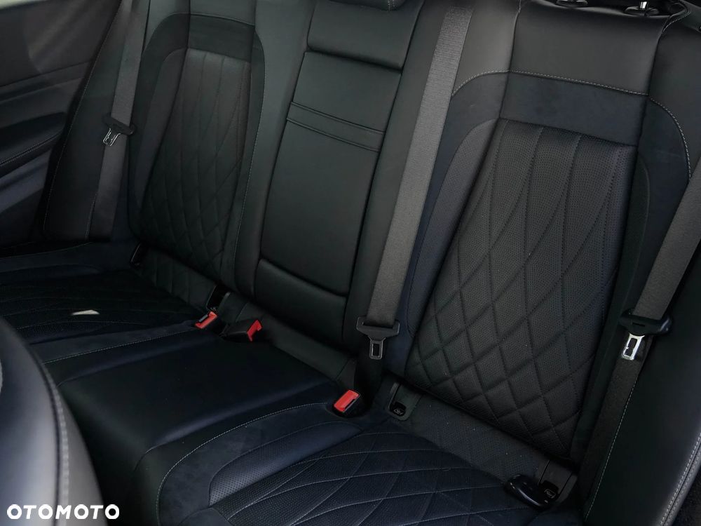 Mercedes-Benz GLE - 26