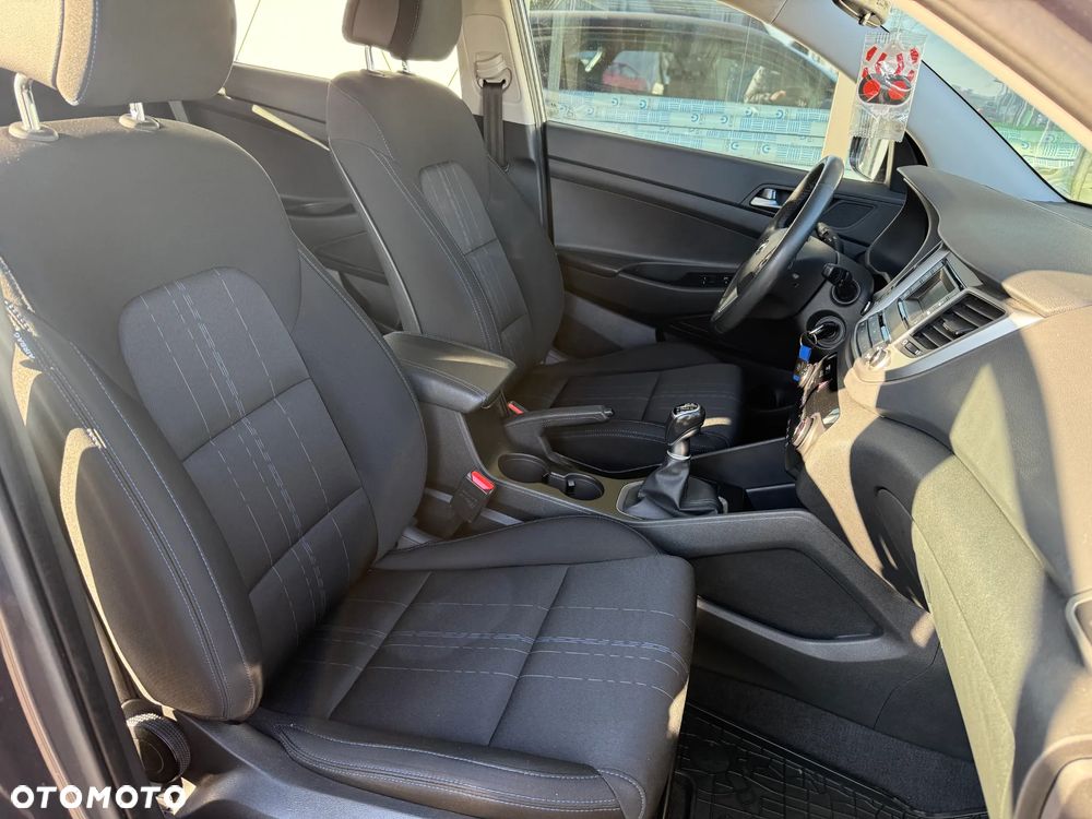 Hyundai Tucson 1.6 GDI BlueDrive GO 2WD - 19