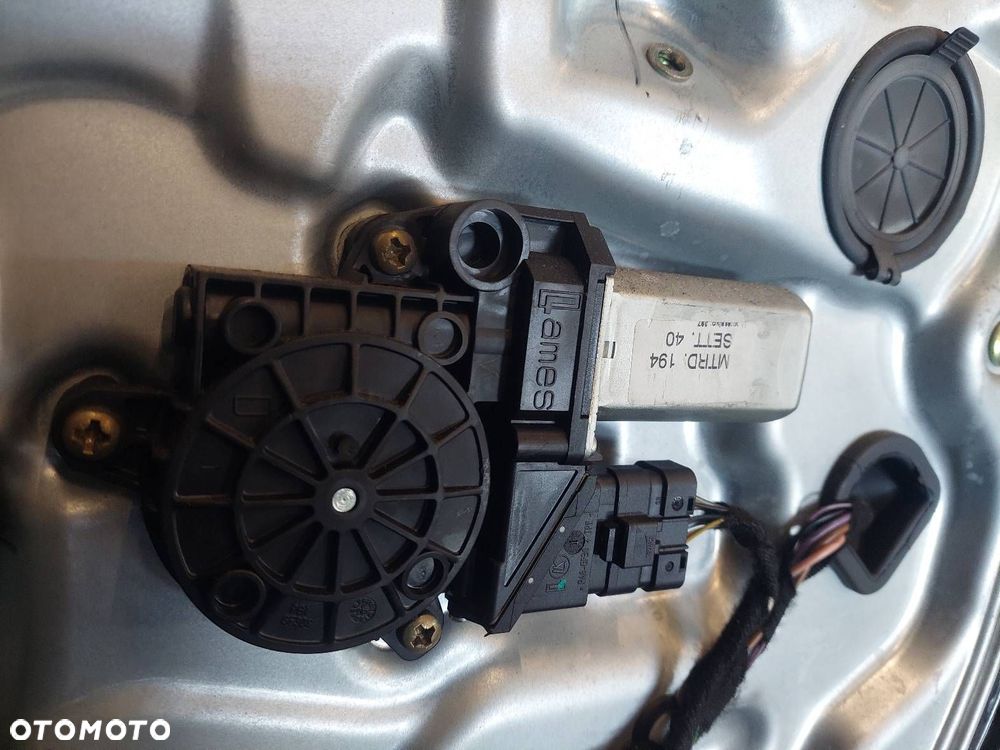 DRZWI KOMPLETNE PRAWY PRZÓD FIAT CROMA II 266/A - 7