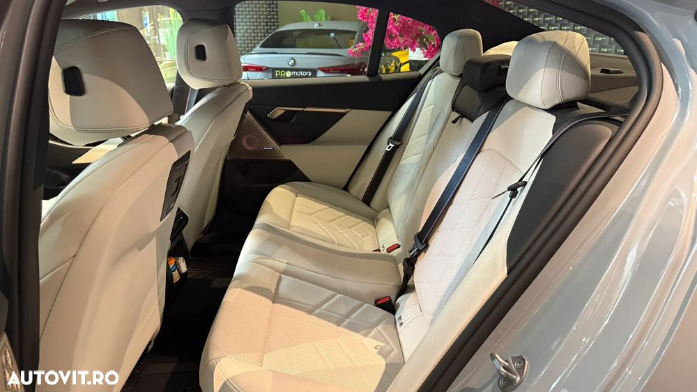 BMW Seria 5 530e Aut. - 19