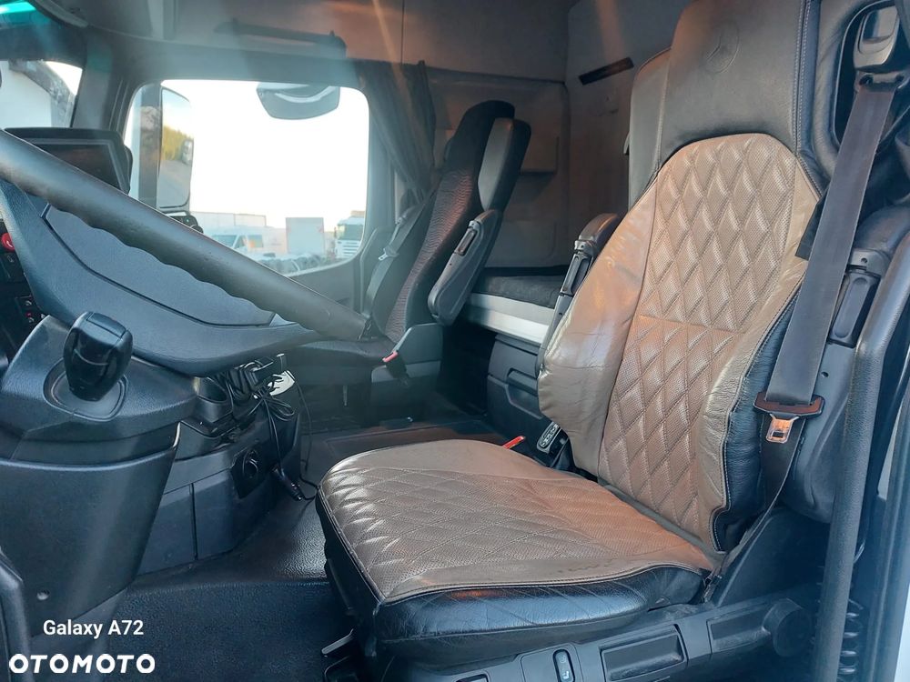 Mercedes-Benz AROCS - 28