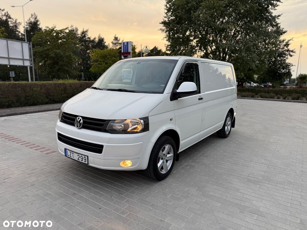 Volkswagen Transporter - 1