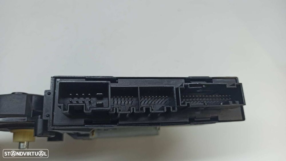 MOTOR ELEVADOR FRENTE ESQUERDO VOLKSWAGEN TOUAREG (7LA) TDI R5 - 7