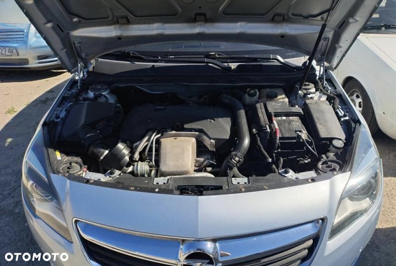 Opel Insignia 2.0 T Cosmo 4x4 - 24