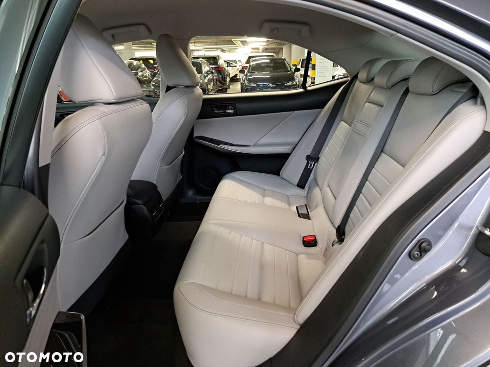 Lexus IS 200t Elite - 13