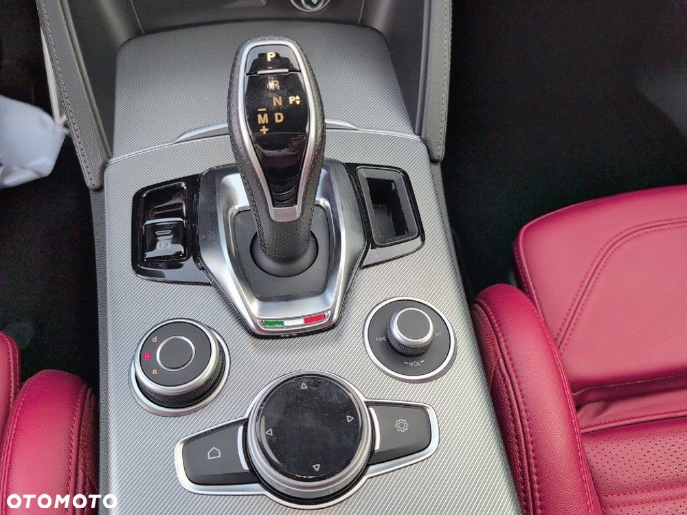 Alfa Romeo Stelvio 2.2 JTDM Veloce Q4 - 16