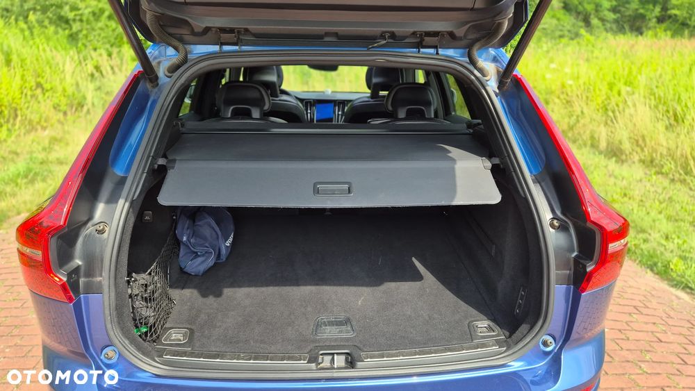 Volvo XC 60 T5 AWD R-Design - 17