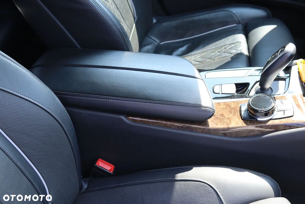 BMW Seria 5 530d xDrive Luxury Line sport - 9