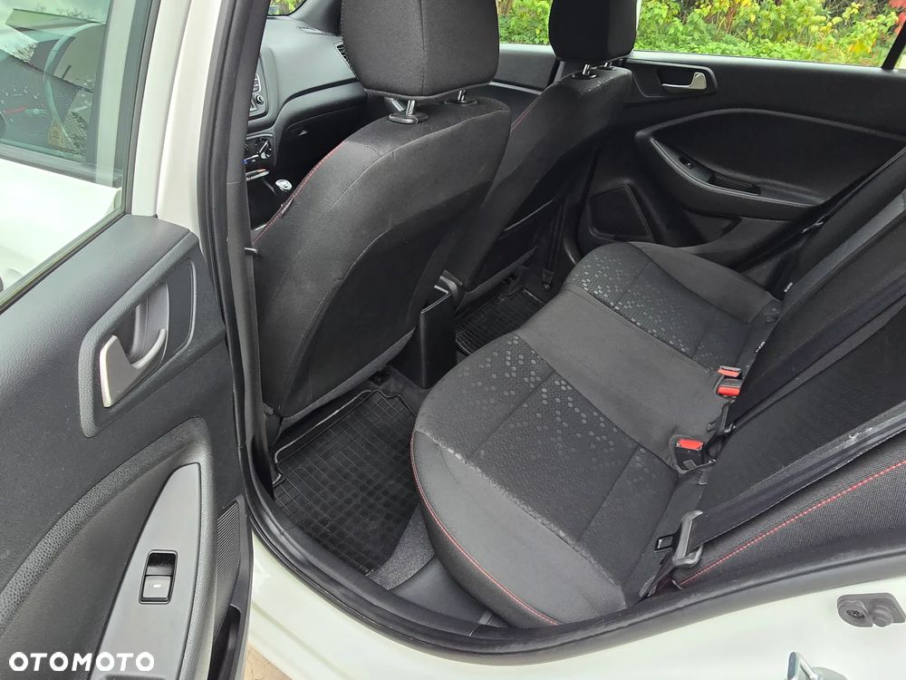 Hyundai i20 1.2 Comfort - 20
