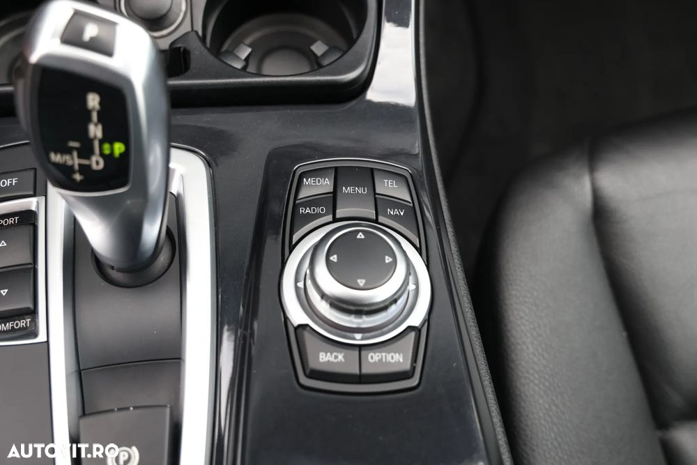 BMW Seria 5 520i Aut. Modern Line - 26