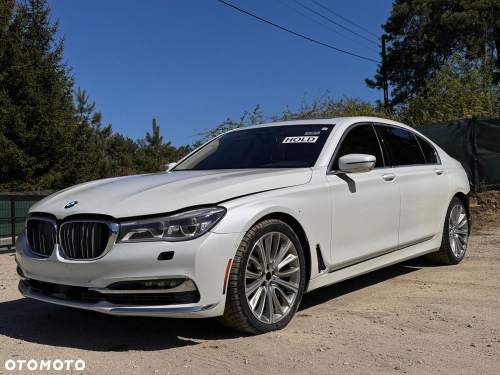 BMW Seria 7 750i xDrive Edition Exclusive - 2