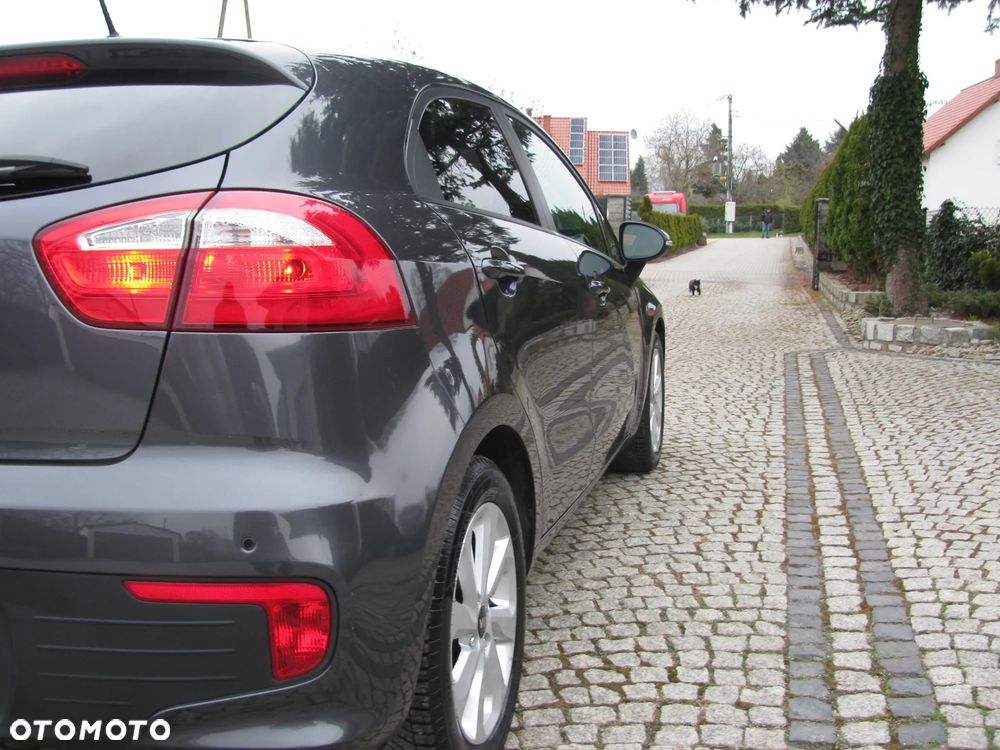 Kia Rio 1.2 Dream Team Edition - 37