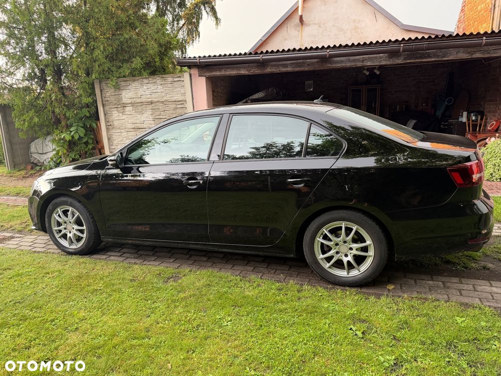 Volkswagen Jetta 2.0 TDI DPF BMT Trendline - 5