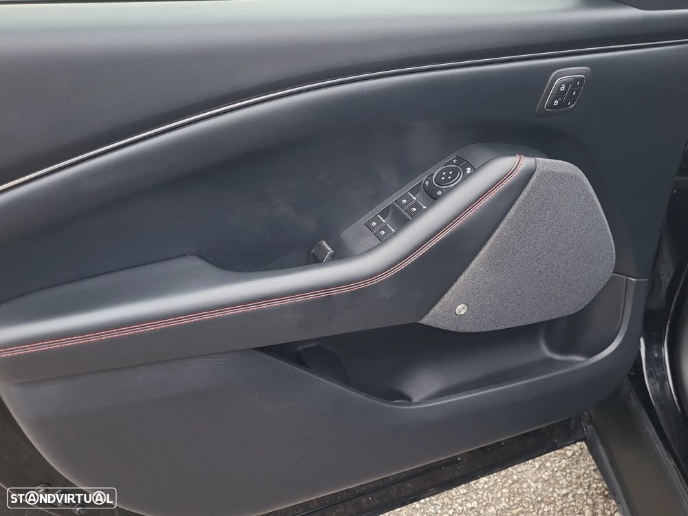 Ford Mustang Mach-E 75.7 kWh Premium AWD - 24