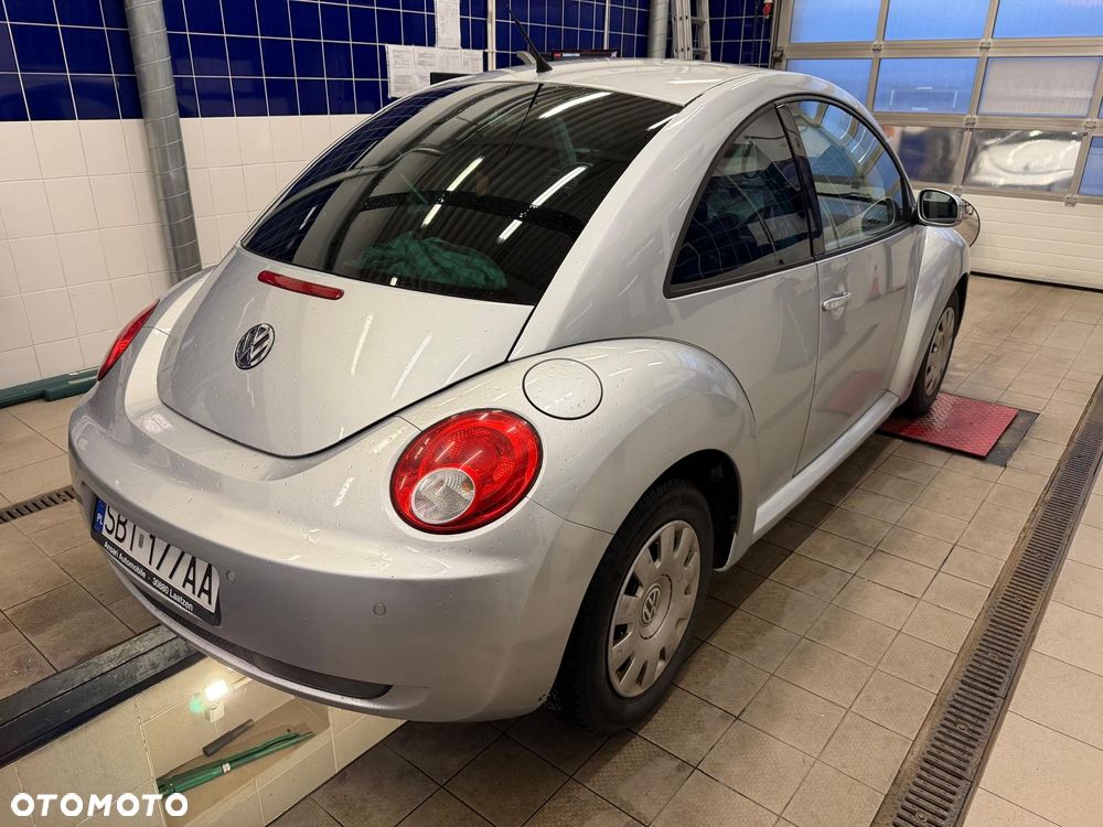 Volkswagen New Beetle - 16