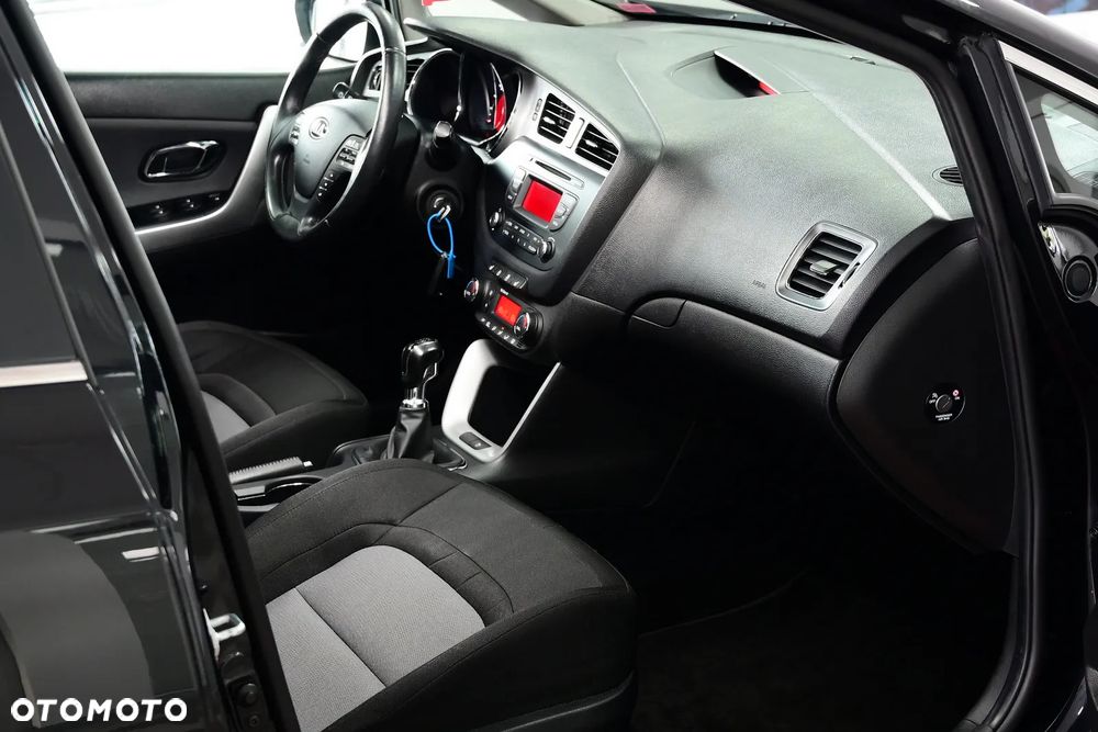 Kia Ceed 1.6 GDI Fifa World Cup Edition - 10