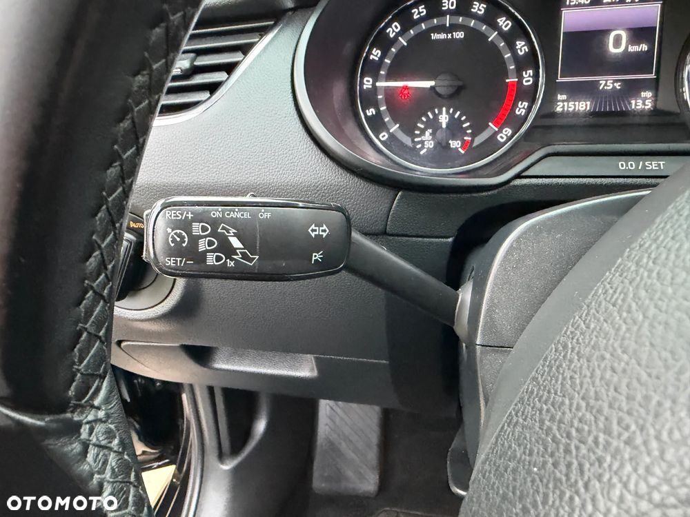 Skoda Octavia 2.0 TDI 4x4 DSG Scout - 25