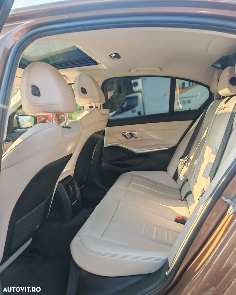 BMW Seria 3 320d Aut. Luxury Line - 15