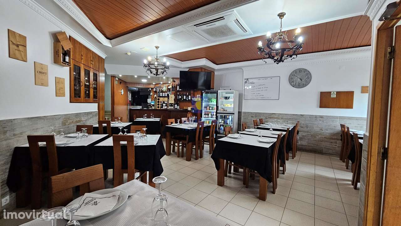 Restaurante Bem Localizado, com Esplanada e Carteira de Clientes Estab - Grande imagem: 2/17