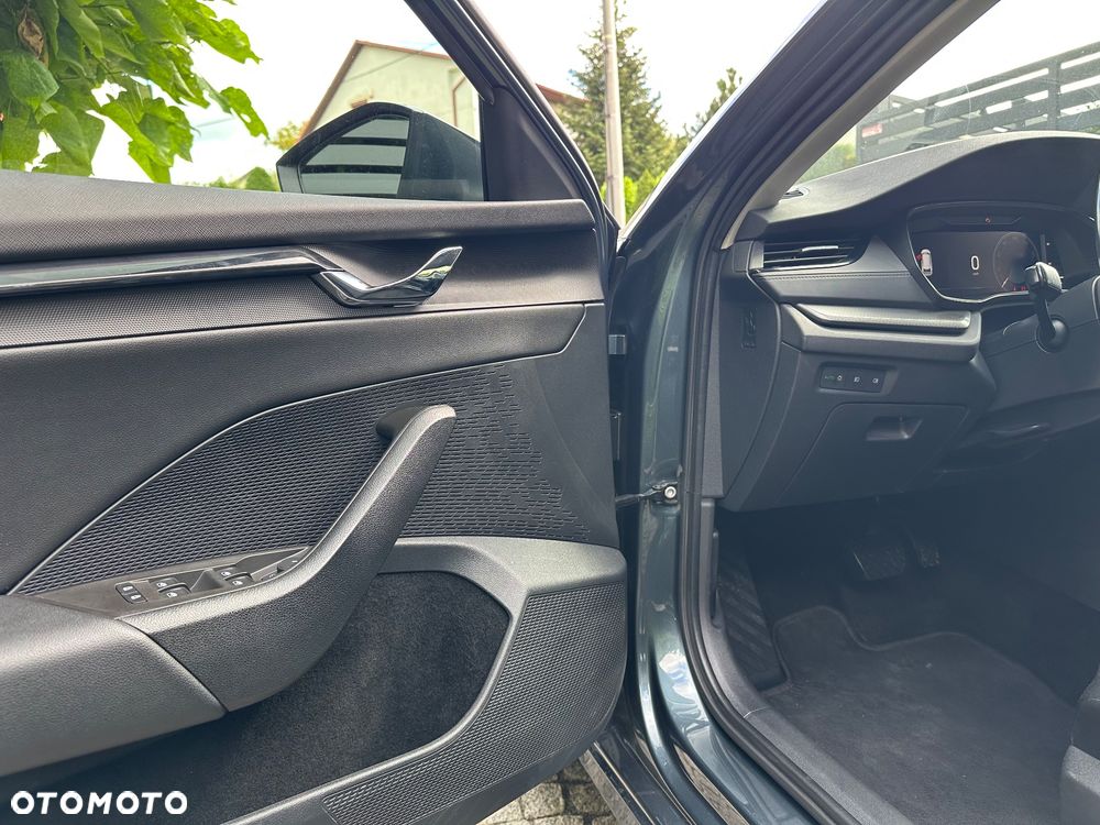 Skoda Octavia 2.0 TDI DSG Premium Edition - 11