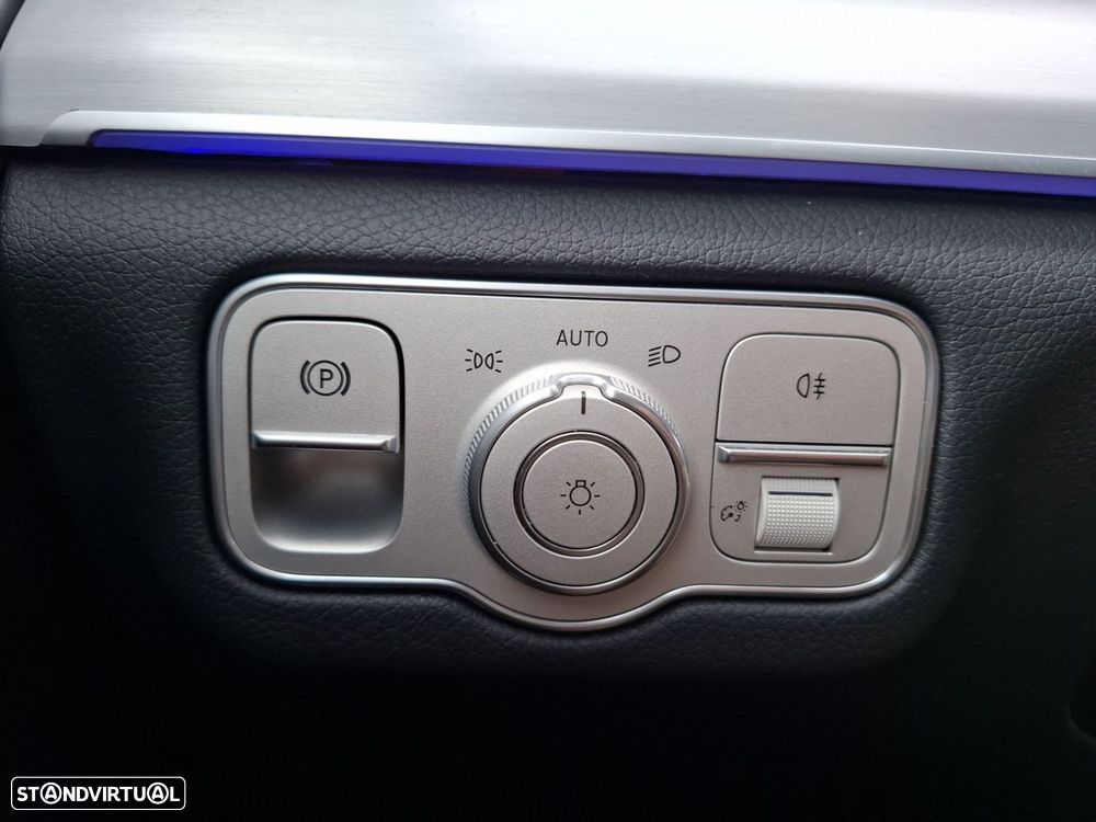 Mercedes-Benz GLE 300 d 4Matic — fotografia 20