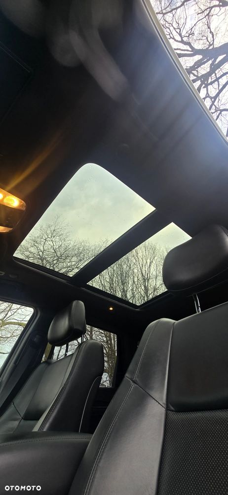 Jeep Grand Cherokee - 28