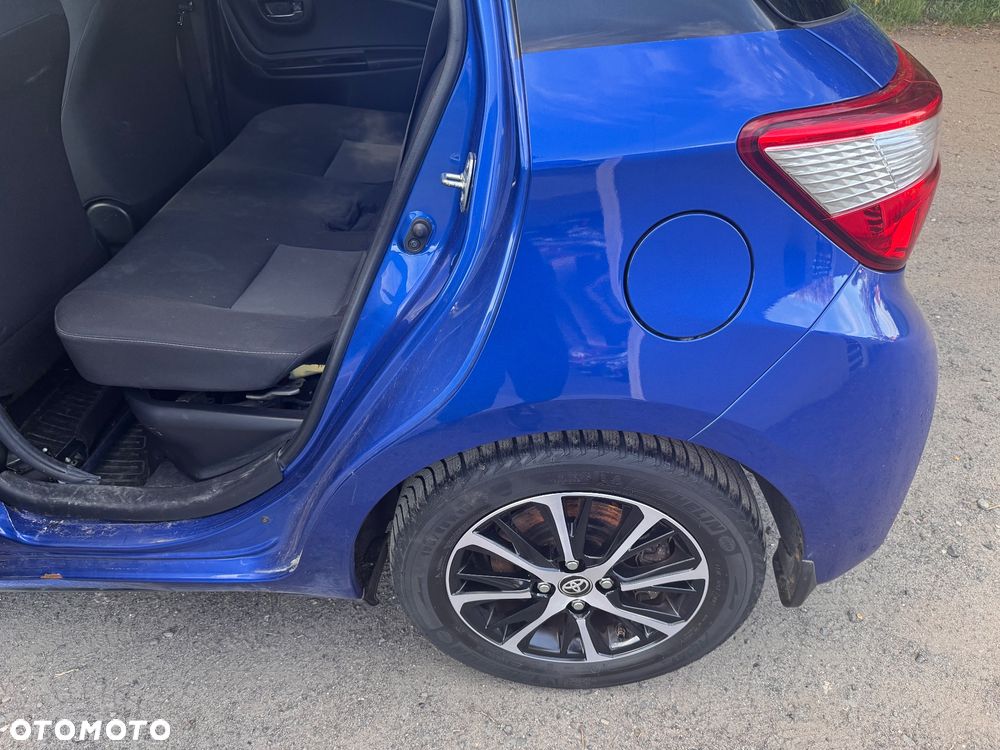 Toyota Yaris Hybrid 100 Selection Platinum - 24