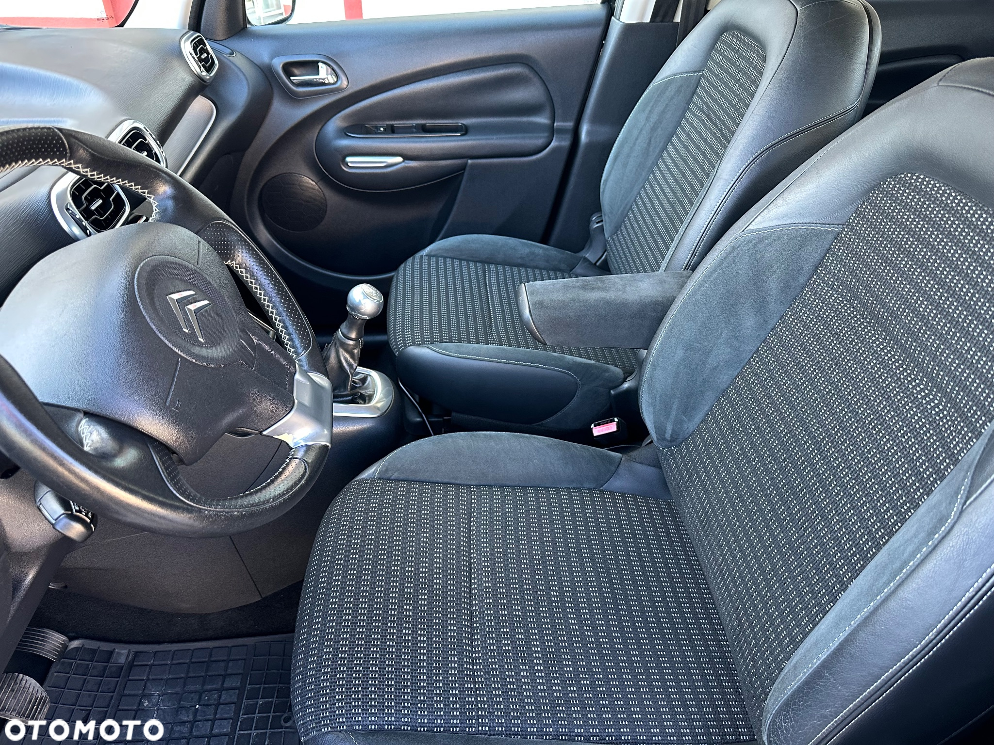 Citroën C3 Picasso 1.6i Exclusive - 38