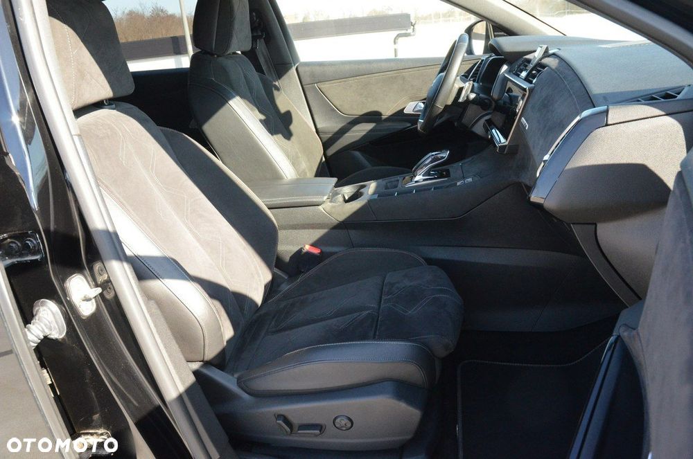 DS Automobiles DS 7 Crossback 2.0 BlueHDi Performance Line + - 27