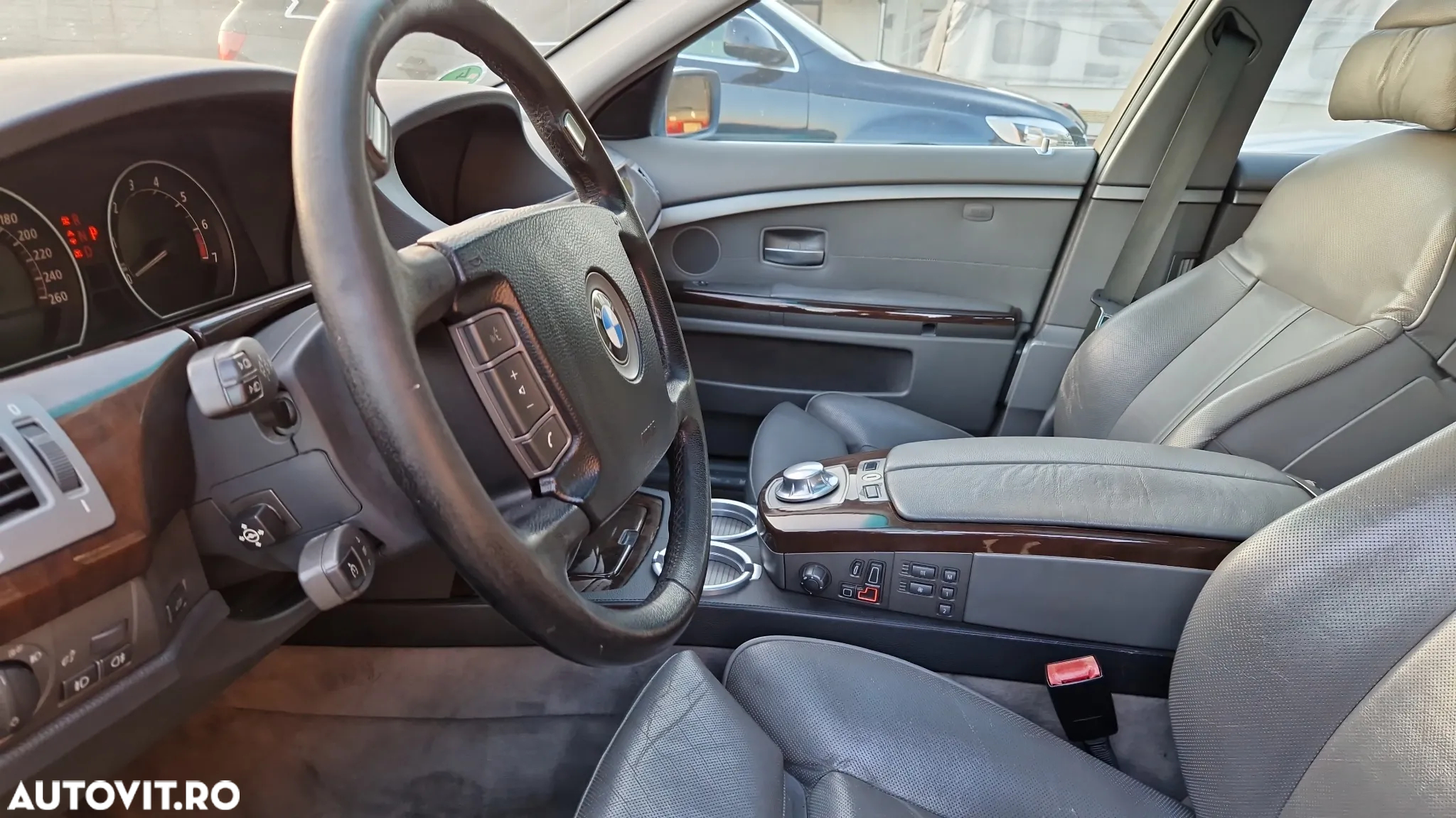 BMW Seria 7 - 11