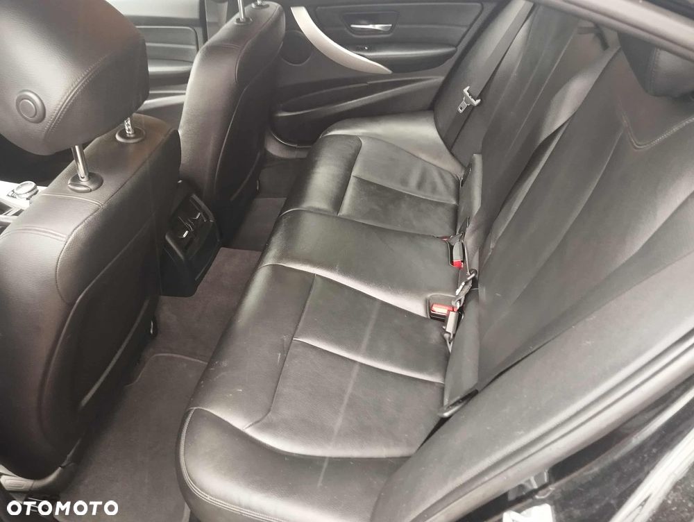 BMW Seria 3 318d Sport Line - 14