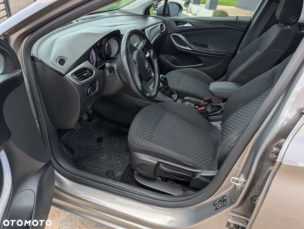 Opel Astra 1.4 T Elite S&S - 19