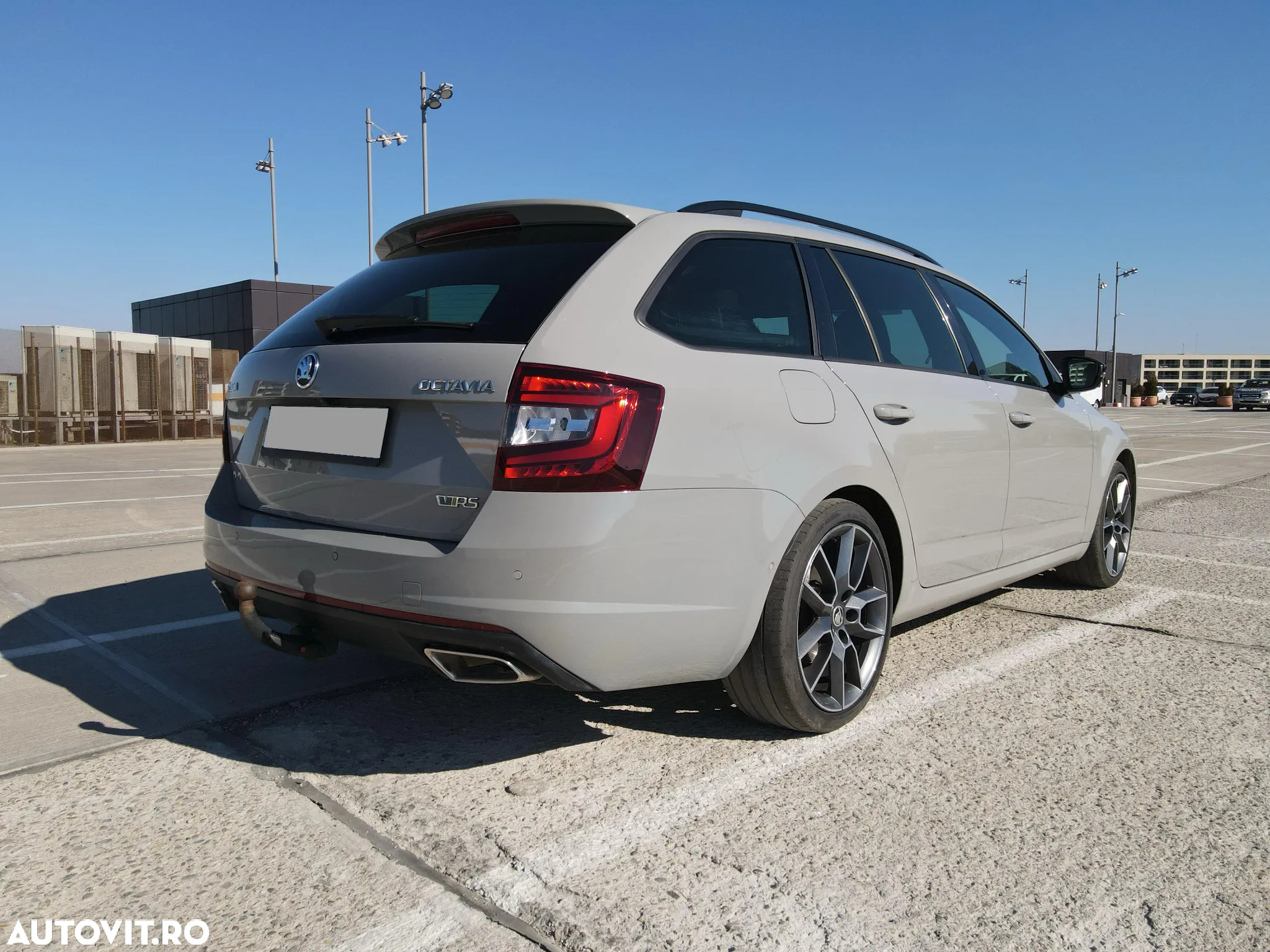 Skoda Octavia Combi 2.0 TDI 4x4 DSG RS - 15