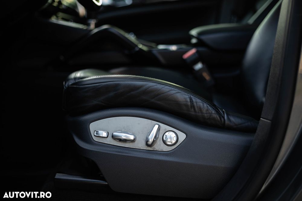 Porsche Cayenne - 16
