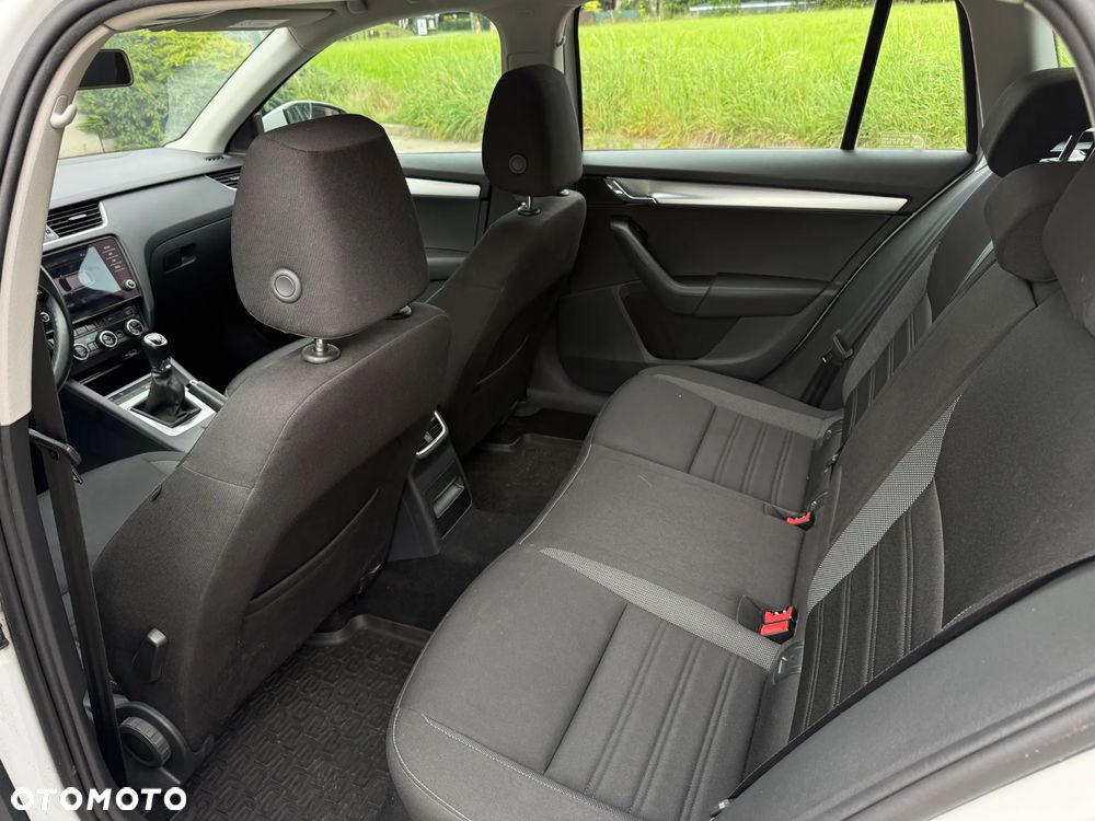 Skoda Octavia 1.6 TDI Ambition - 7