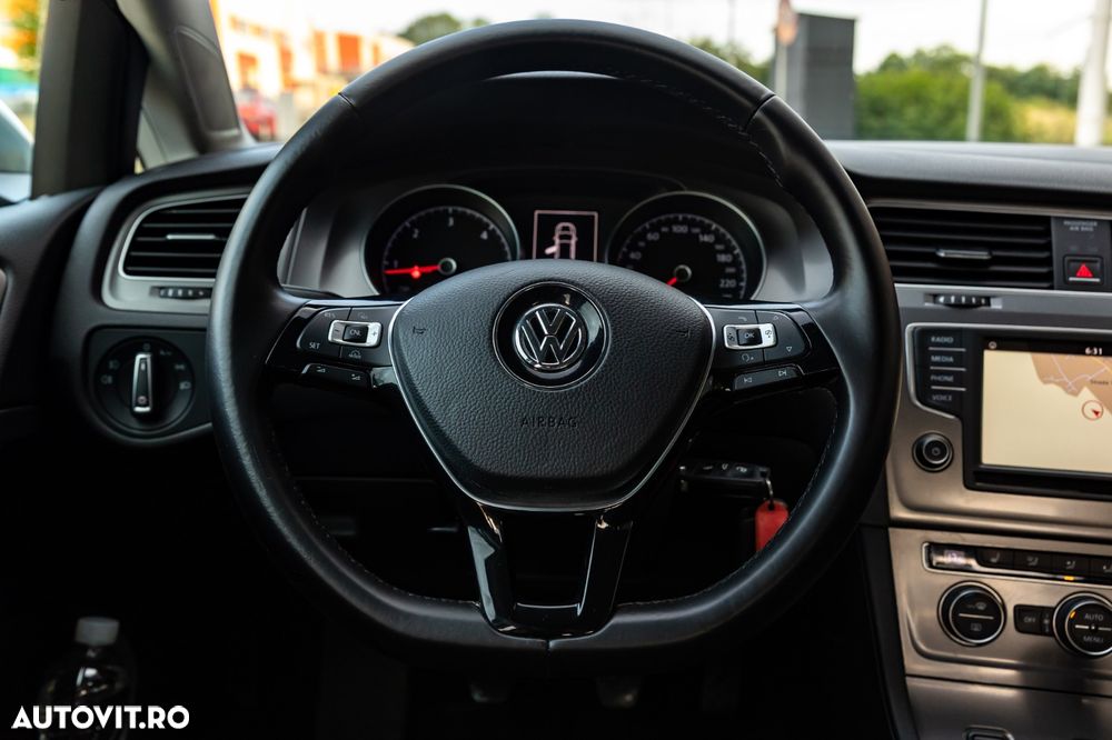 Volkswagen Golf 1.6 TDI BlueMotion Technology Cup - 14