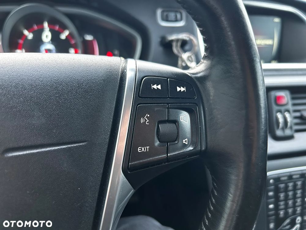 Volvo V40 D2 Drive-E Momentum - 21